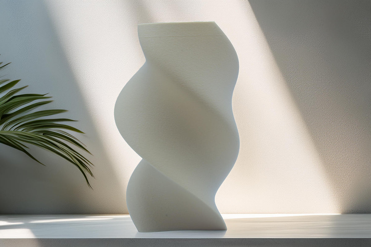 Moderne Twist-Vase, Skulpturale Blumenvase, Wellen-Design, minimalistische Dekoration, stilvolles Wohnaccessoire, Geschenkidee