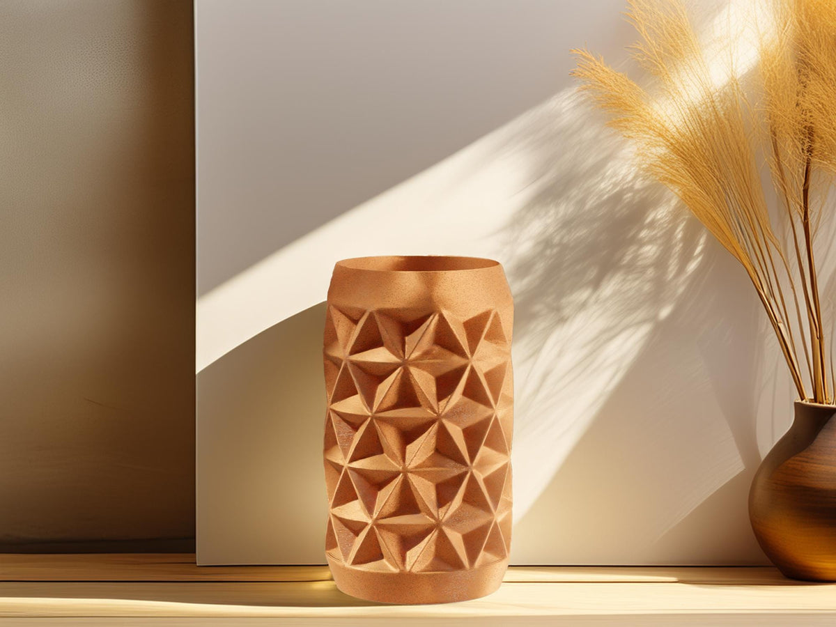 Moderne Kristallvase, geometrisches Design, skulpturale Dekovase, stilvolle Deko für modernes Wohnen