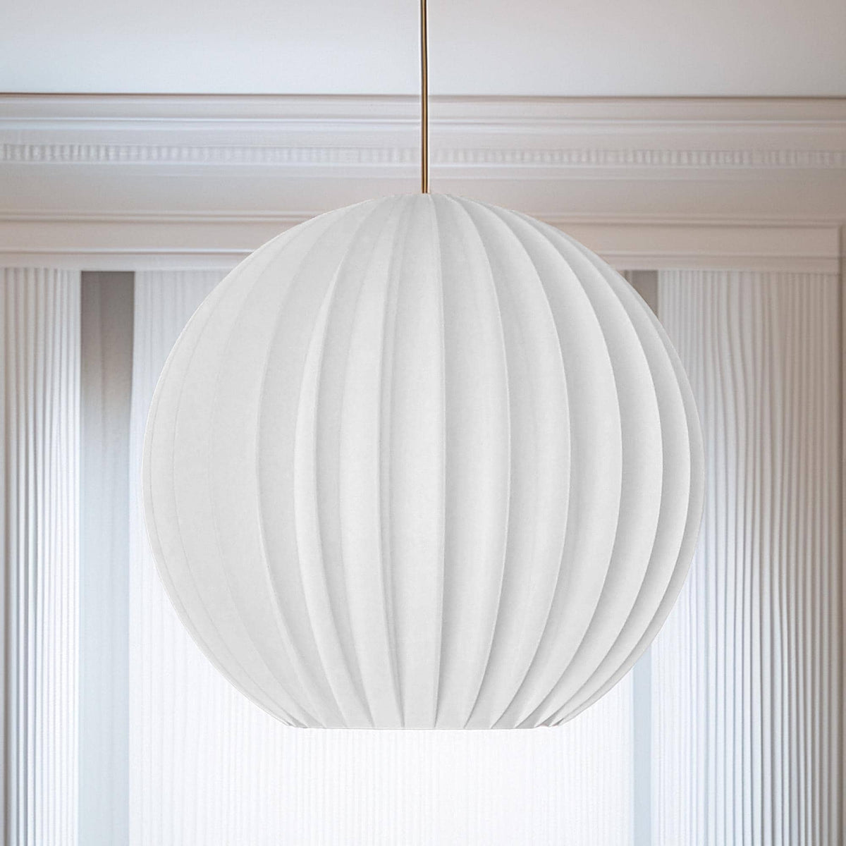 Minimalistische Pendelleuchten  skulpturale Lampenschirme mit Rillenstruktur, in verschiedenen Größen, ideal für modernes Wohndesign