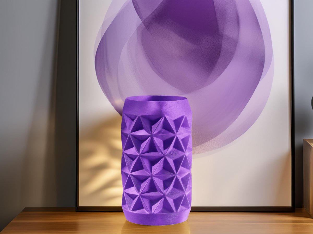 Moderne Kristallvase, geometrisches Design, skulpturale Dekovase, stilvolle Deko für modernes Wohnen