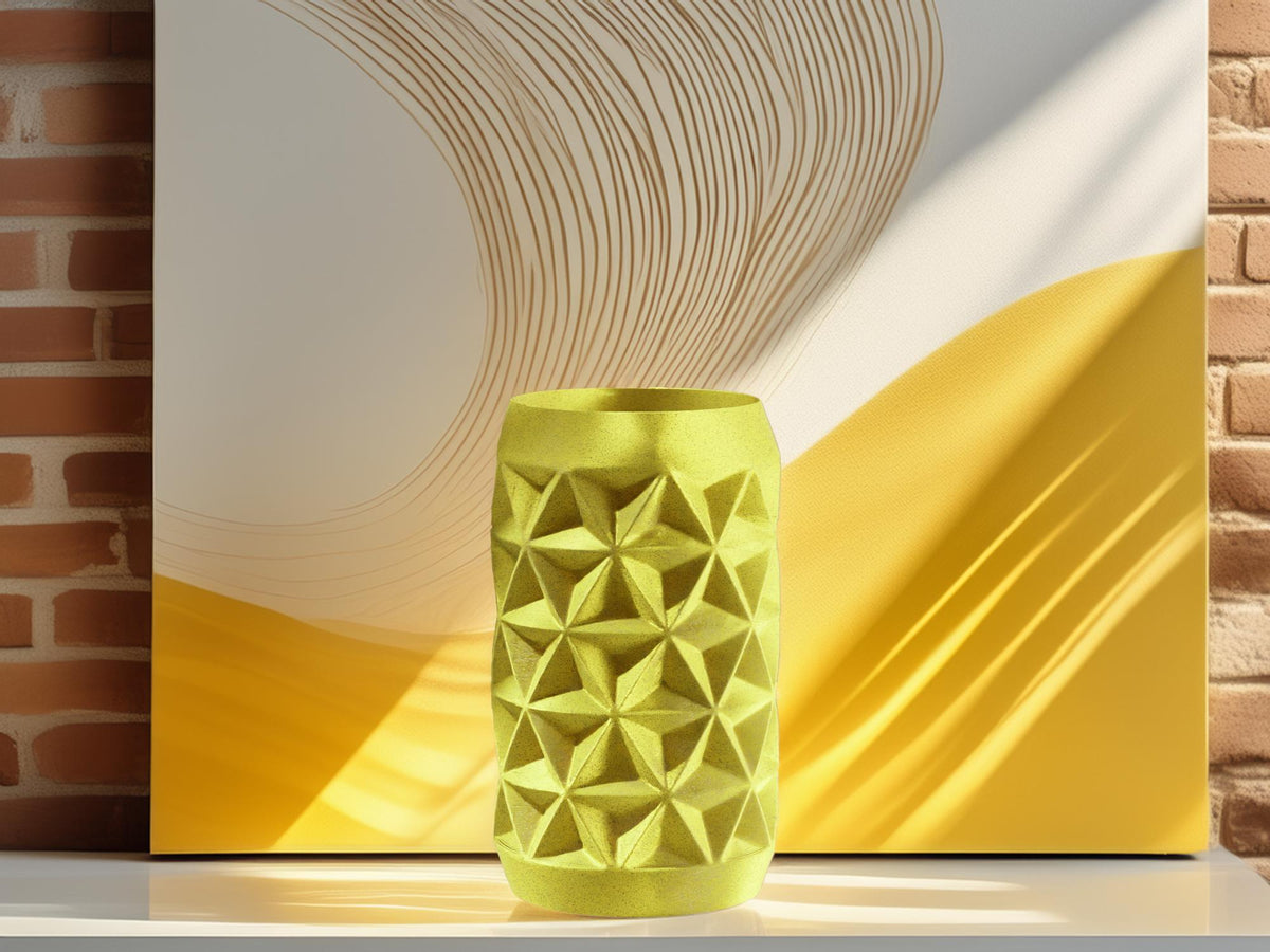 Moderne Kristallvase, geometrisches Design, skulpturale Dekovase, stilvolle Deko für modernes Wohnen