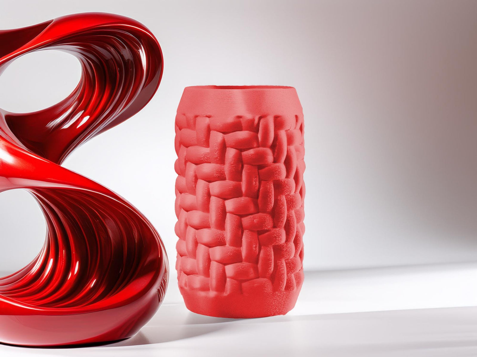 Moderne Geflecht-Vase, skulpturale Blumenvase mit organischer Struktur, dekorative Korboptik, stilvolle Wohnaccessoires